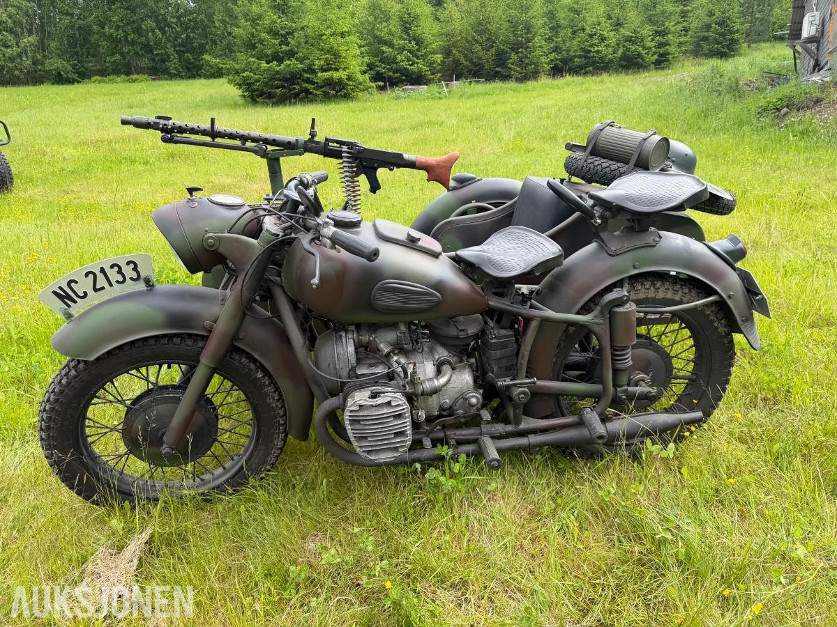 1966 KMZ K-750 - WWII-replika med sidevogn